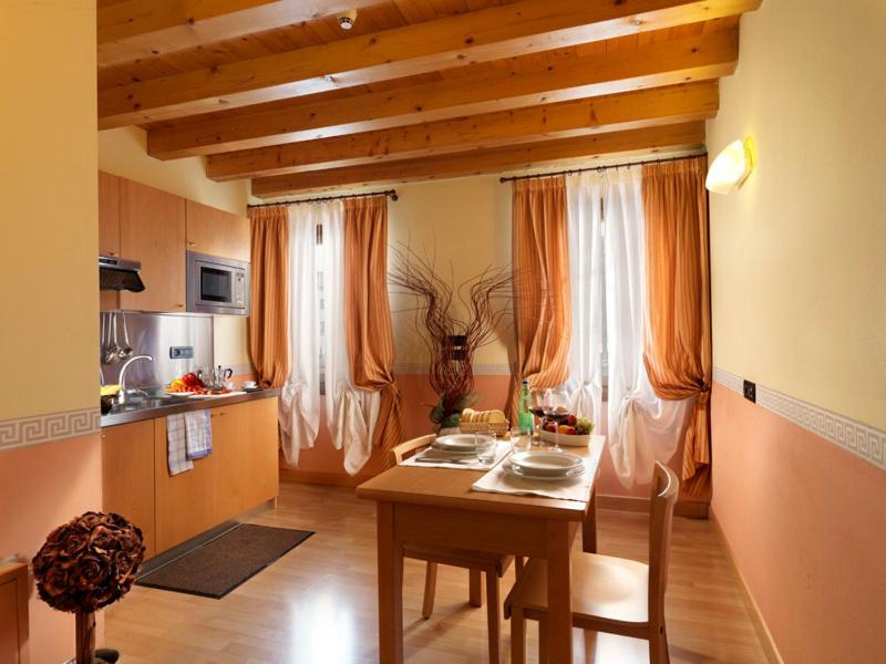 & Roma Hotel