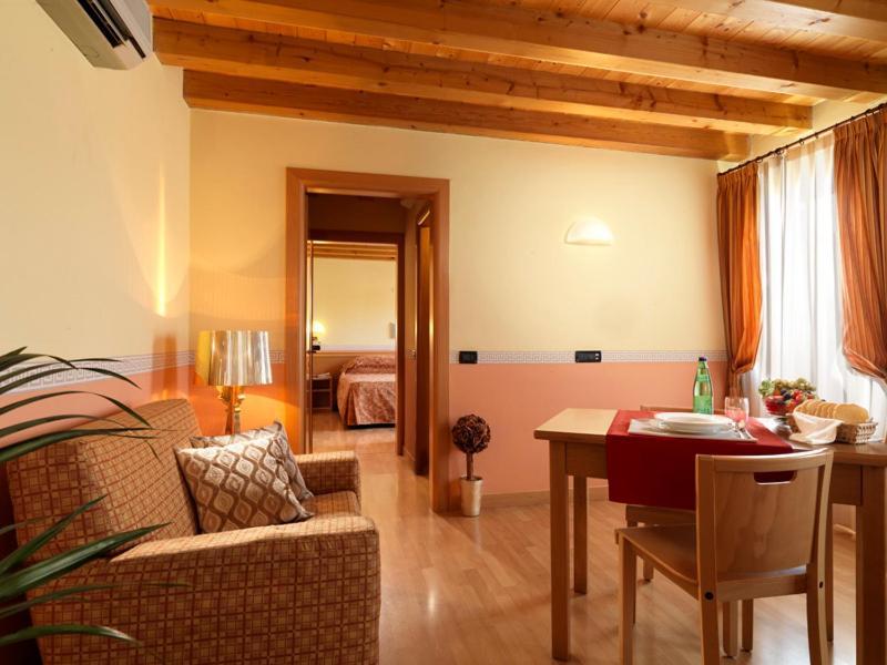 & Roma Hotel 2*