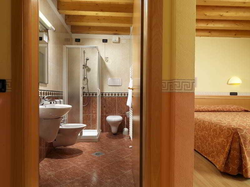 Hotel & Roma